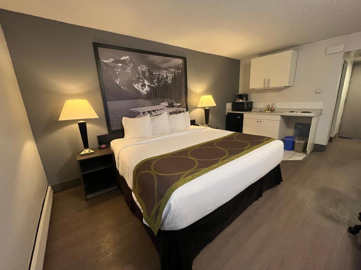 King Room with Kitchenette - Pet-Friendly/Non-Smoking,1350052273:JPEG