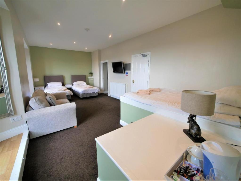Family Suite with En-Suite and Balcony,1628648708:JPEG