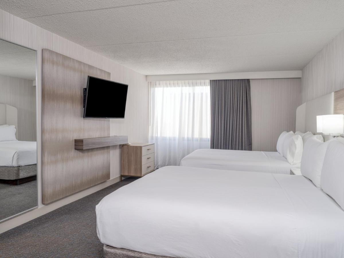 One-Bedroom Suite with Two Queen Beds