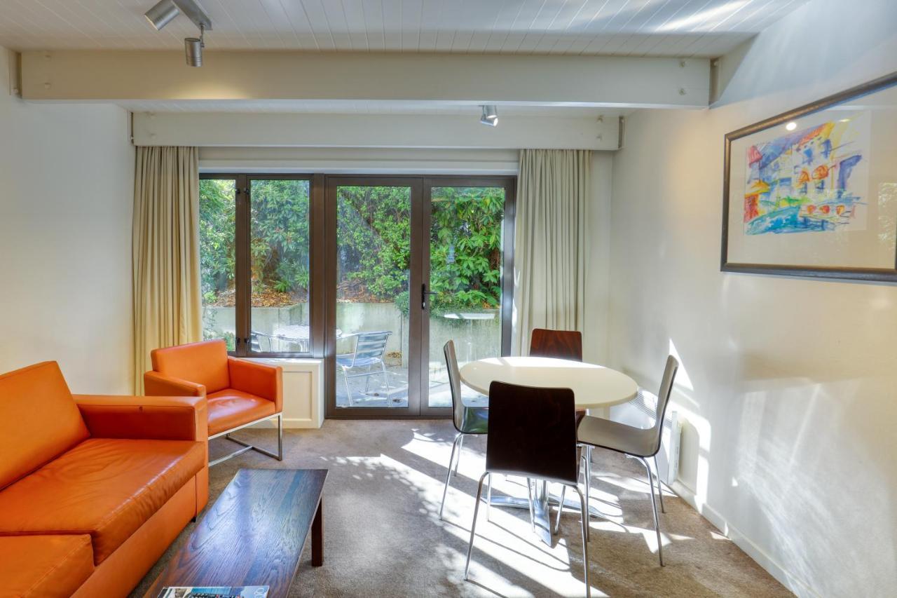 Two-Bedroom Apartment Courtyard,1373831756:JPEG