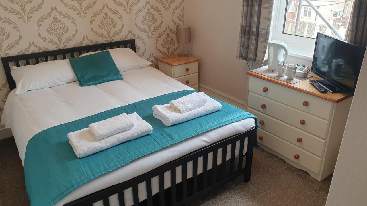 Small Double Room,1376444012:JPEG