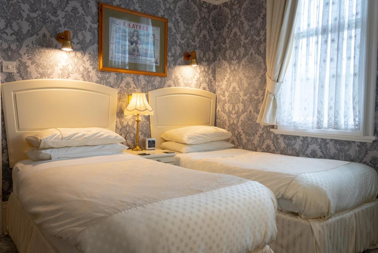 Standard Twin Room,1385495906:JPEG
