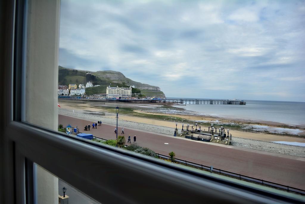 Single Room with Sea View,139199352:JPEG