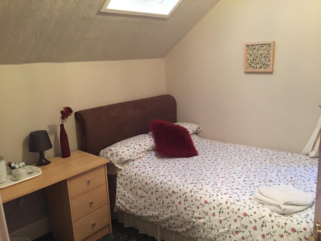 Single Room with Private Bathroom,1622103932:JPEG