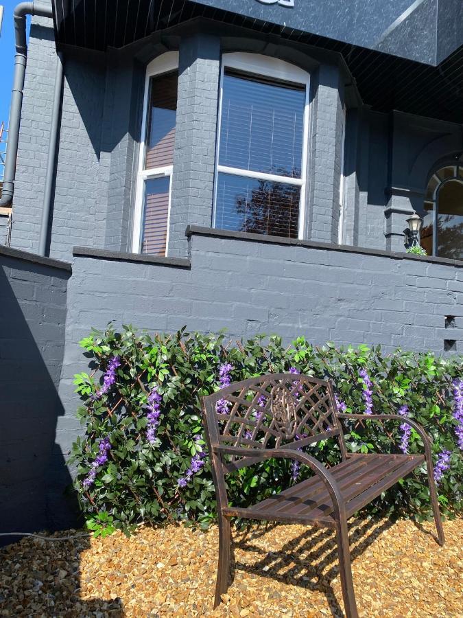 Executive Suite,1425455998:JPEG