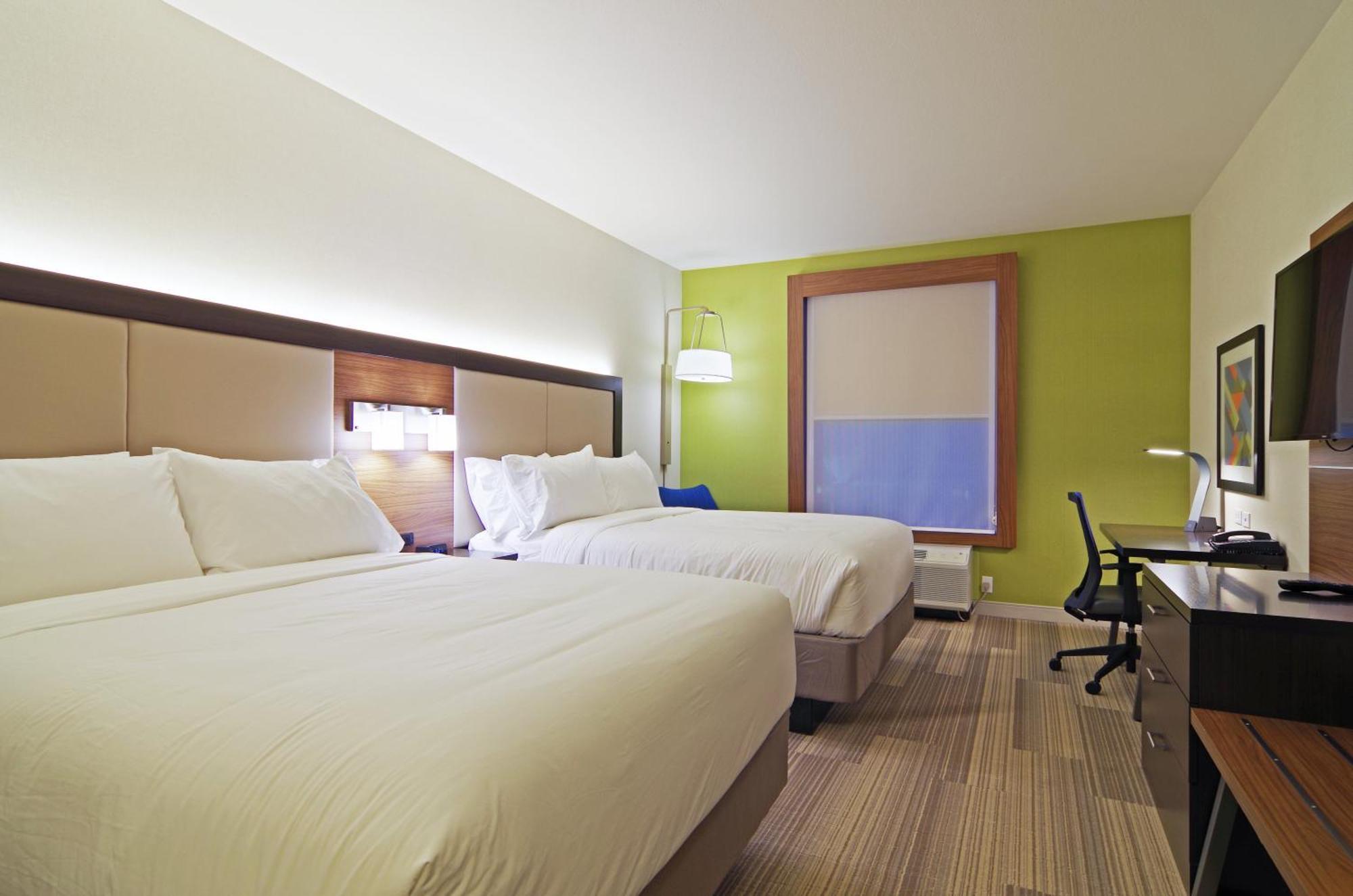 Standard Room with Two Queen Beds
