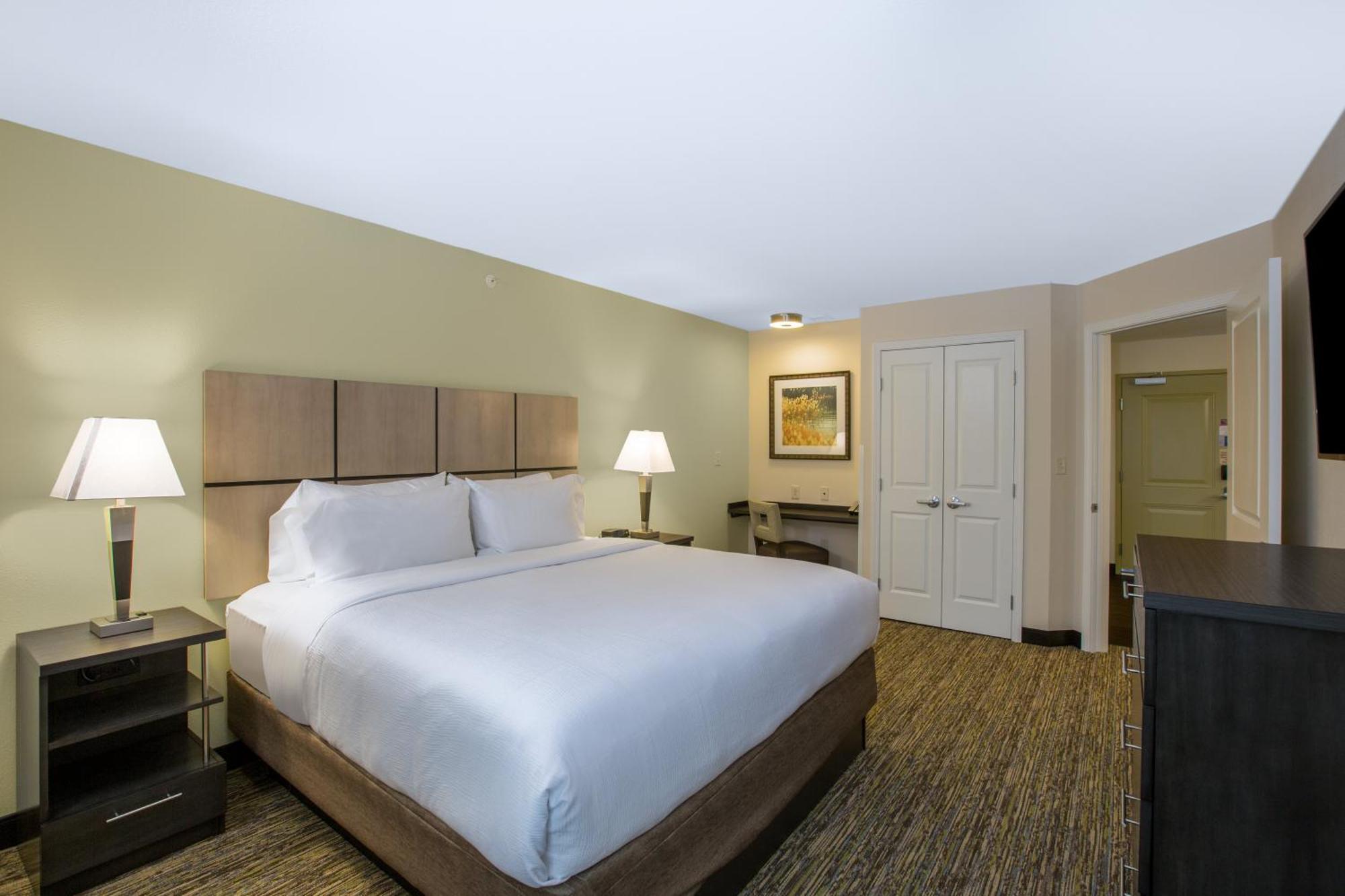 One-Bedroom King Suite