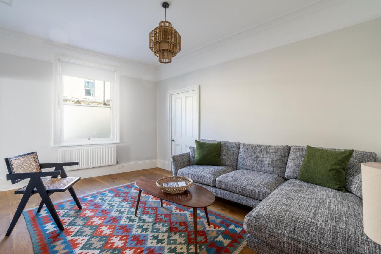 Three-Bedroom House,1483345937:JPEG
