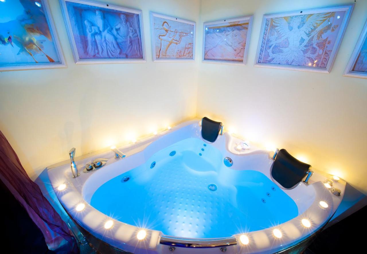 Deluxe Suite with Spa Bath,1542368959:JPEG