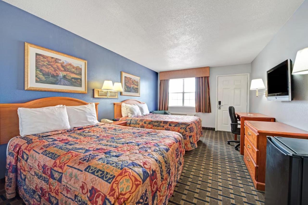 Queen Room with Two Queen Beds