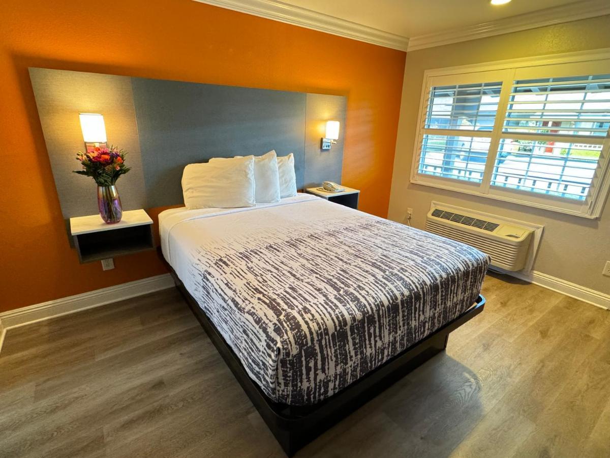 Standard Queen Room,1498970656:JPEG