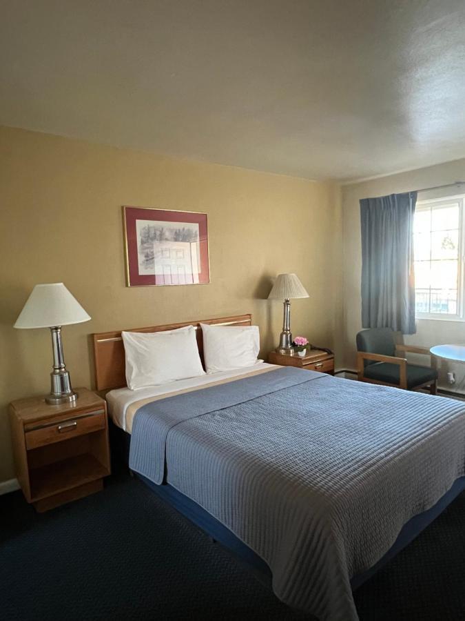 Standard Queen Room,1551440875:JPEG