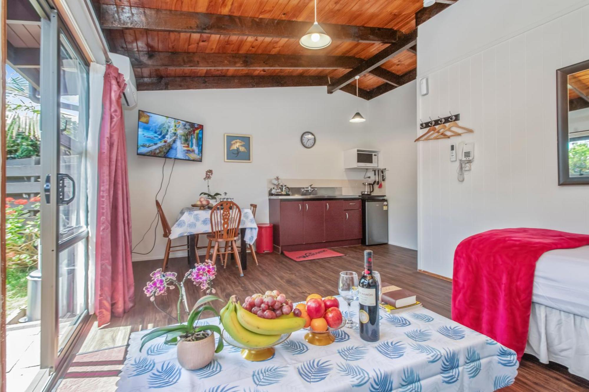 One-Bedroom Apartment,1499127895:JPEG