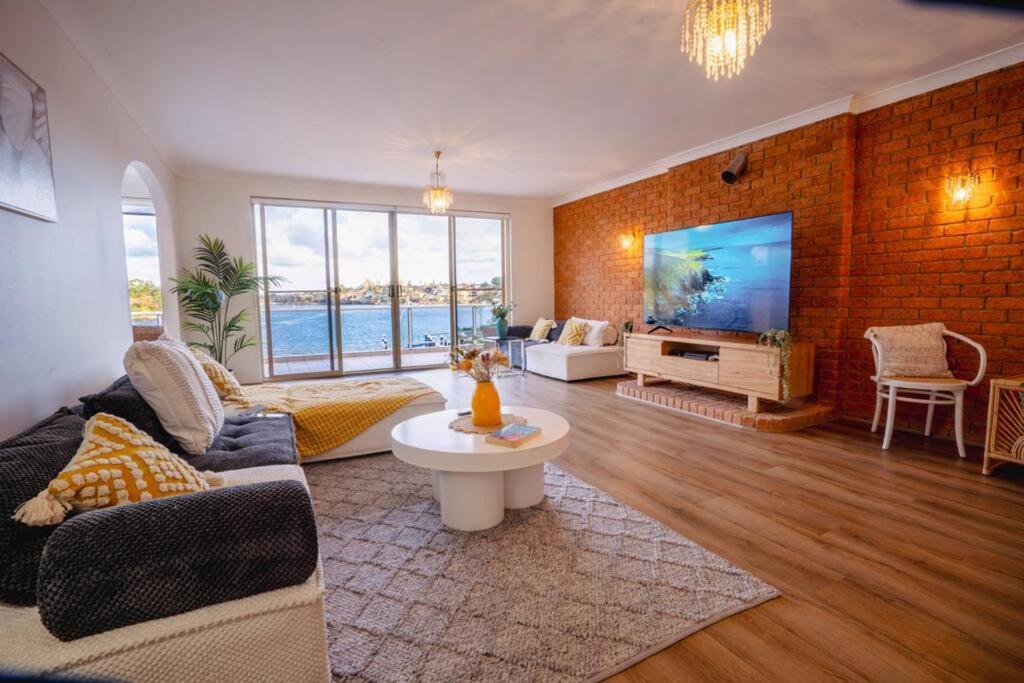 Four-Bedroom House,1517783875:JPEG