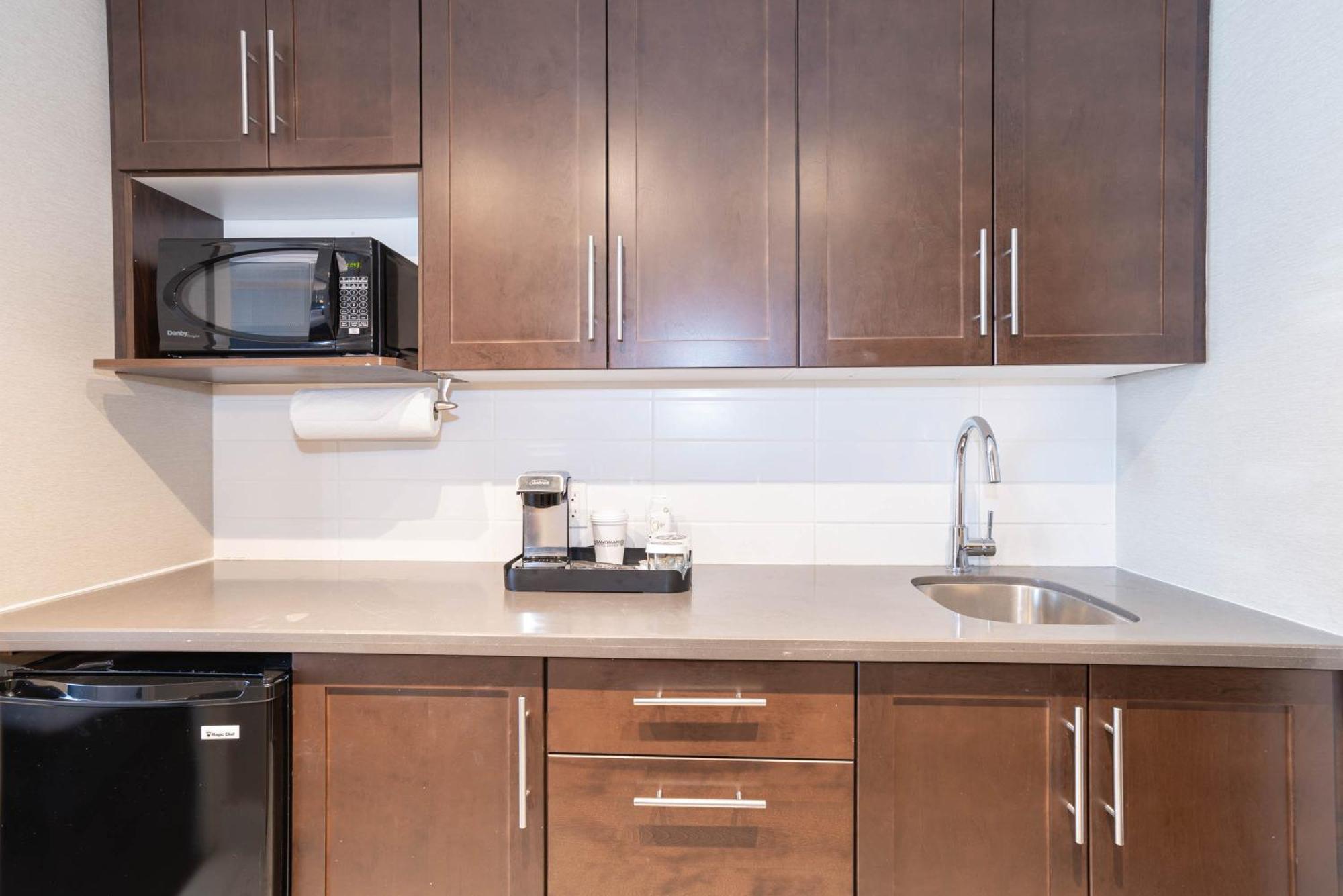 Family Suite, 1 King Bed, 2 Single Beds, Kitchenette,1525795093:JPEG