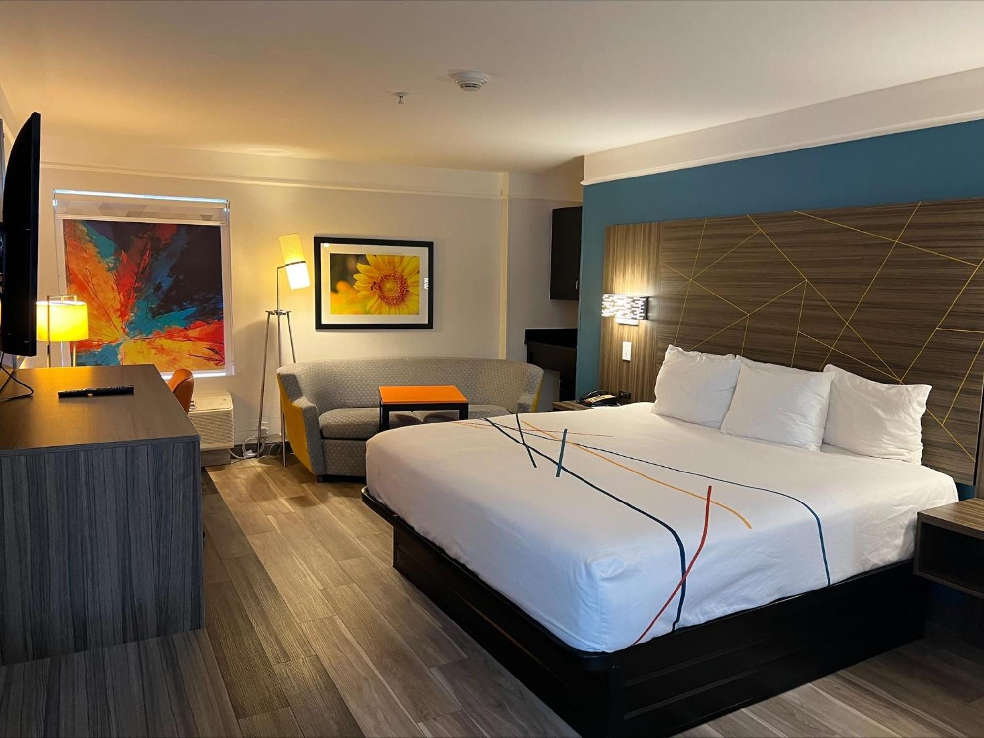 King Room - Non-Smoking