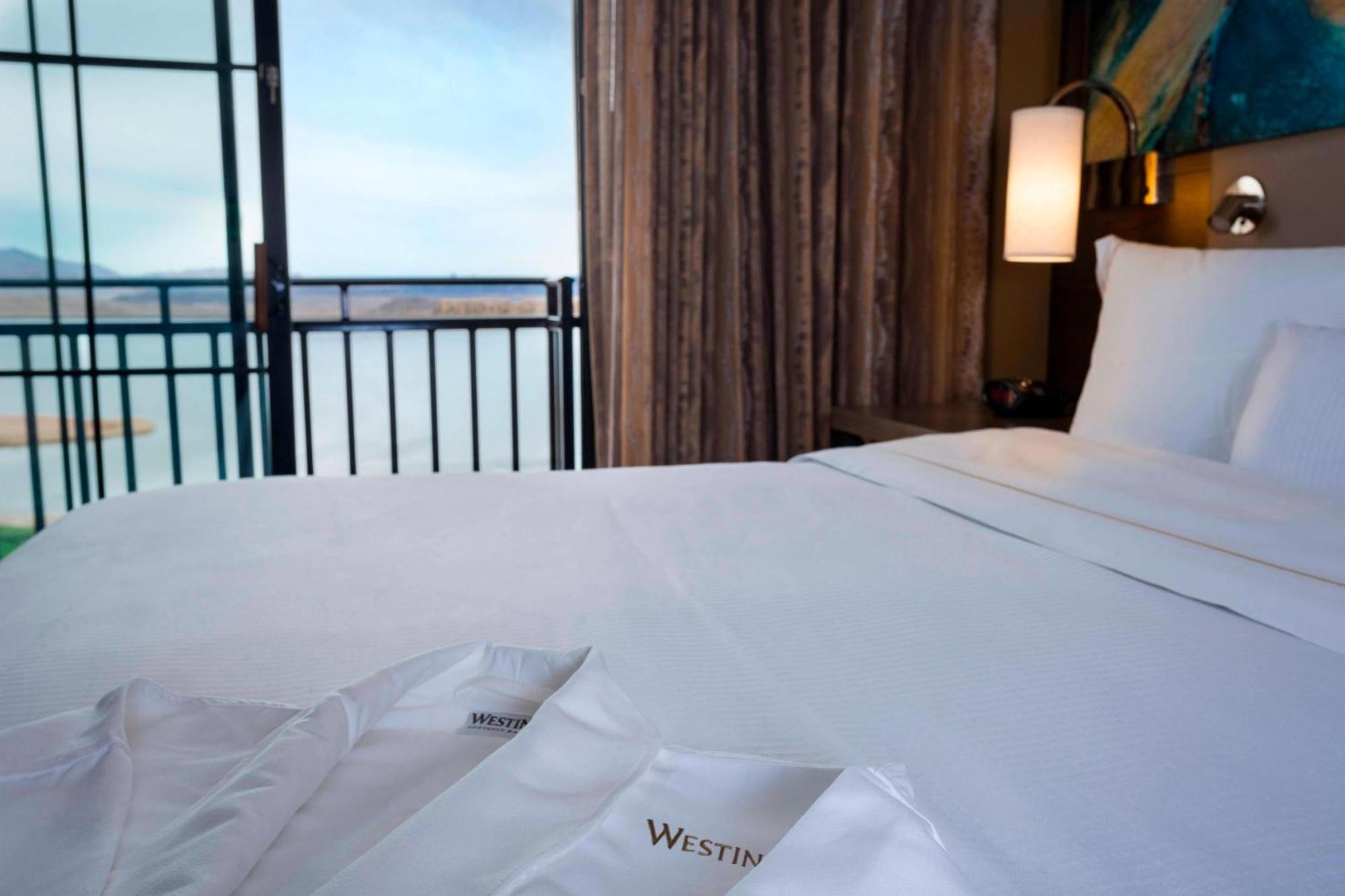 King Room with Lake View and Roll-in Shower - Mobility Accessible