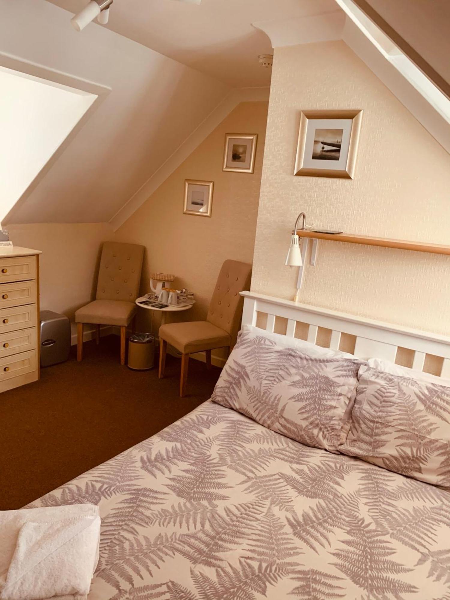 Double Room,1541544583:JPEG