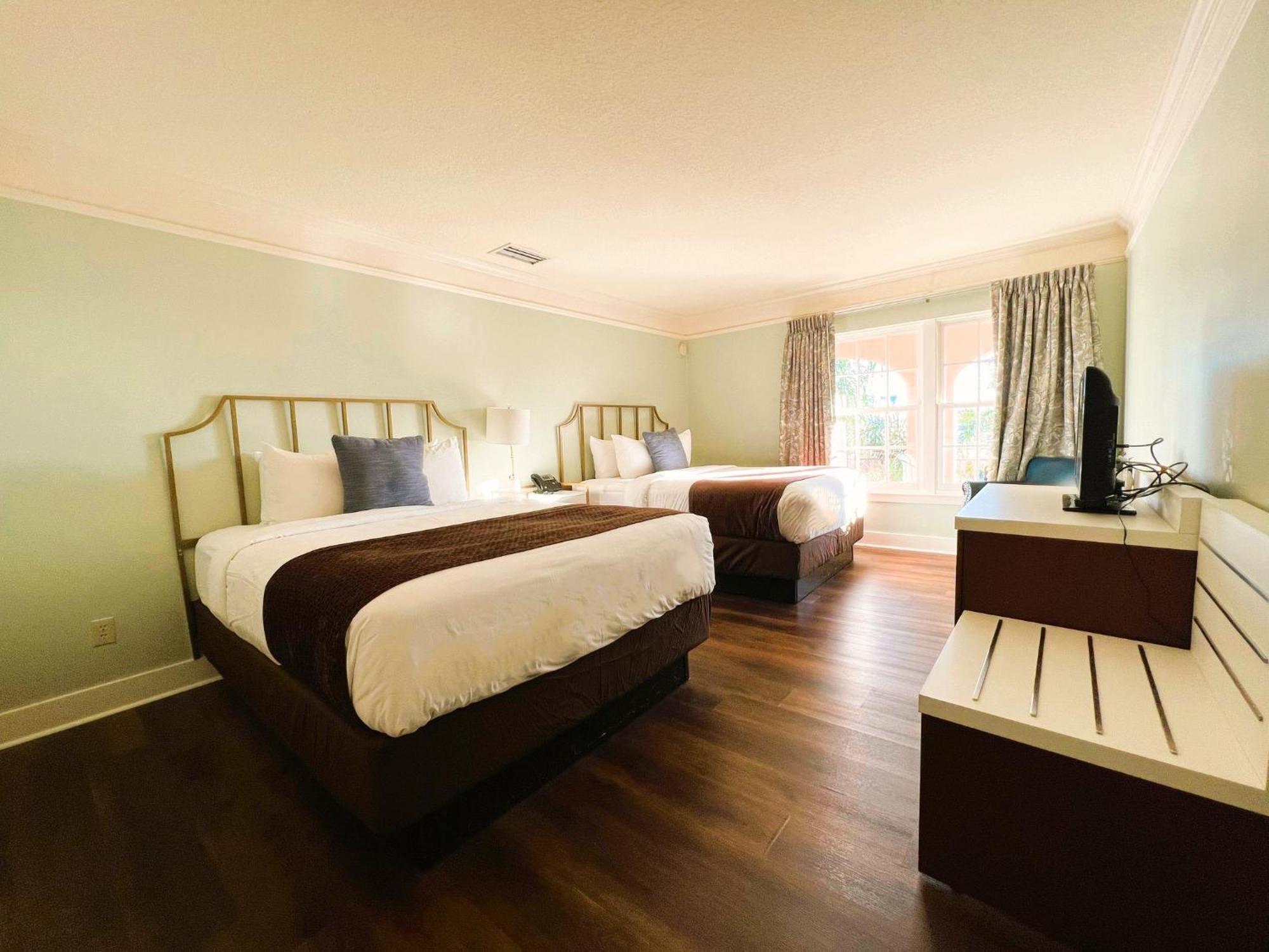 Two-Bedroom Suite,1608299215:JPEG