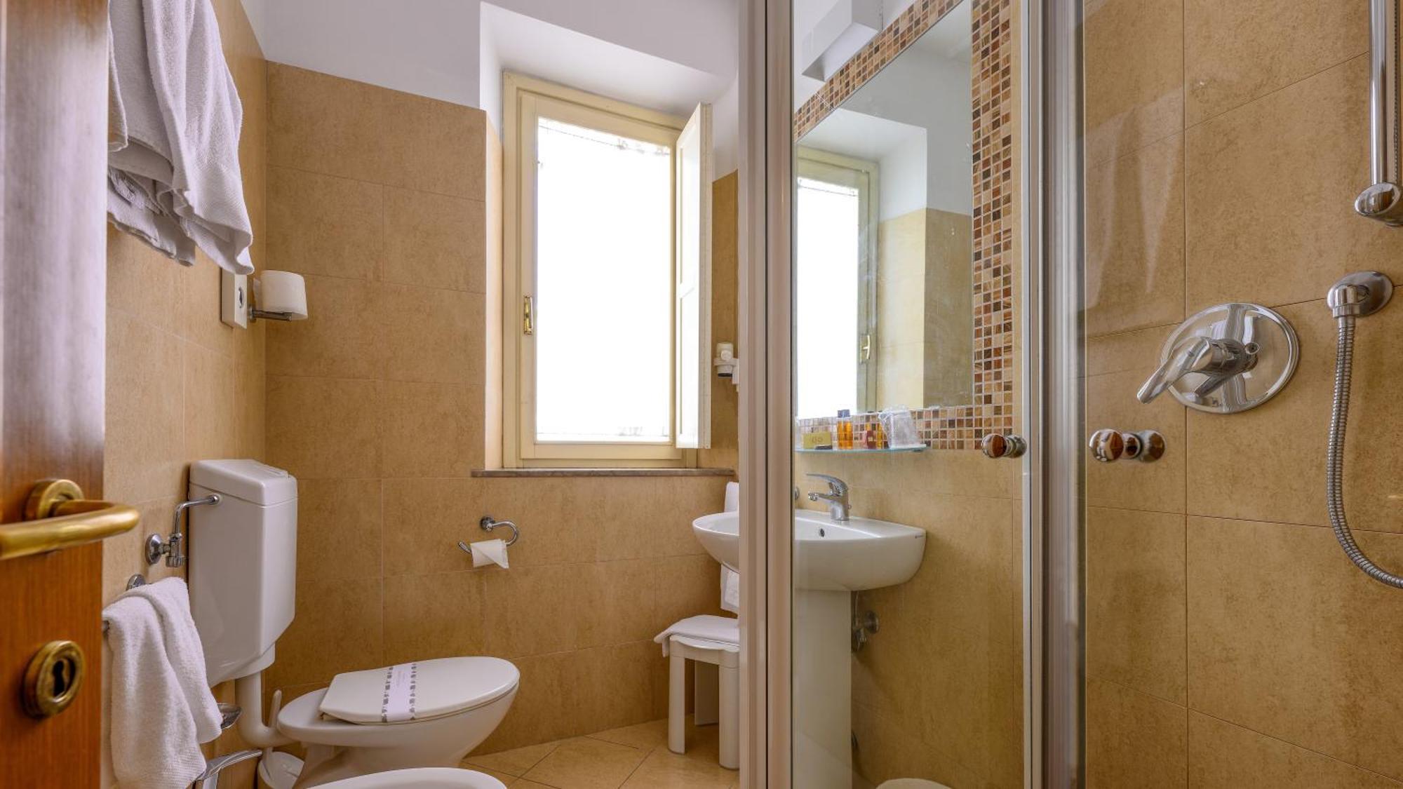 Double Room,1756496474:JPEG