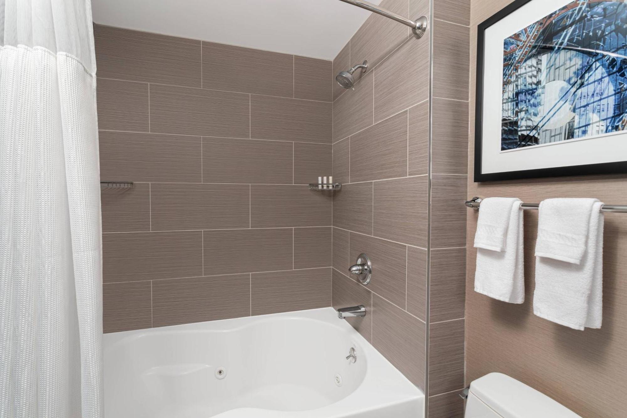 Guest room, 2 Queen, Whirlpool