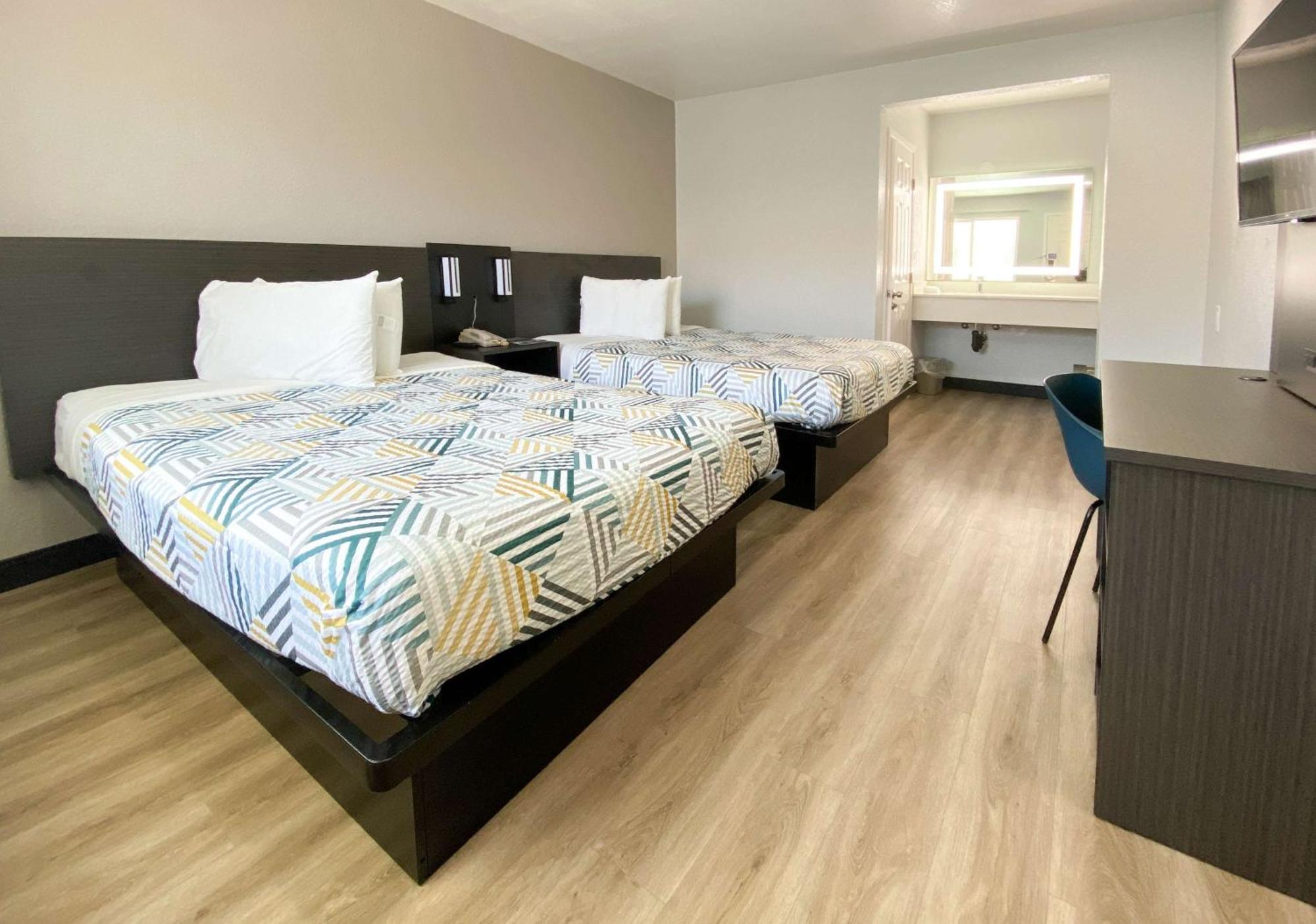 Queen Room with Two Queen Beds - Disability Access