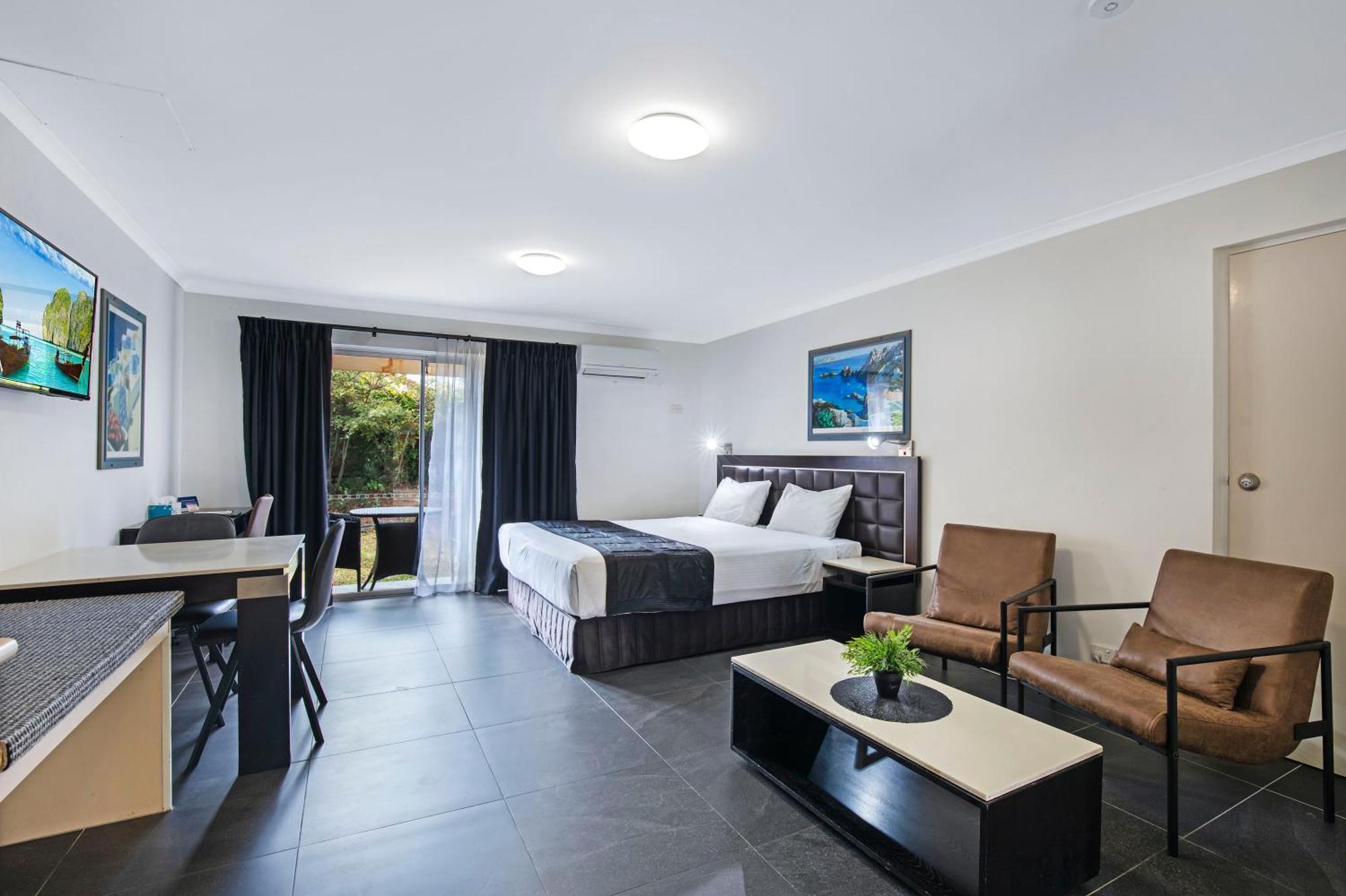 King Room with Kitchen Facilities - Non Smoking,1551368026:JPEG