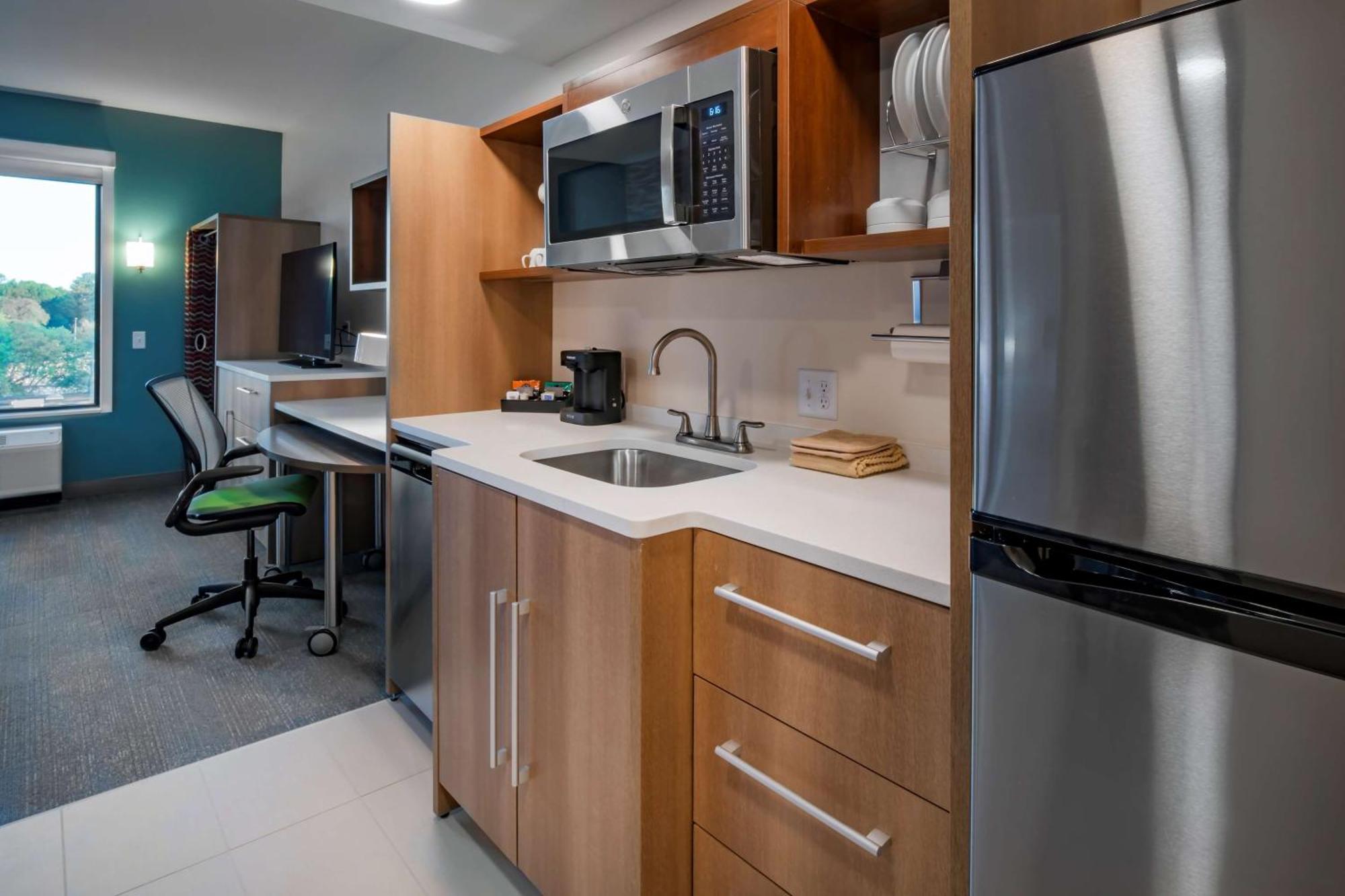 King Studio Suite - Mobility Access/Non-Smoking