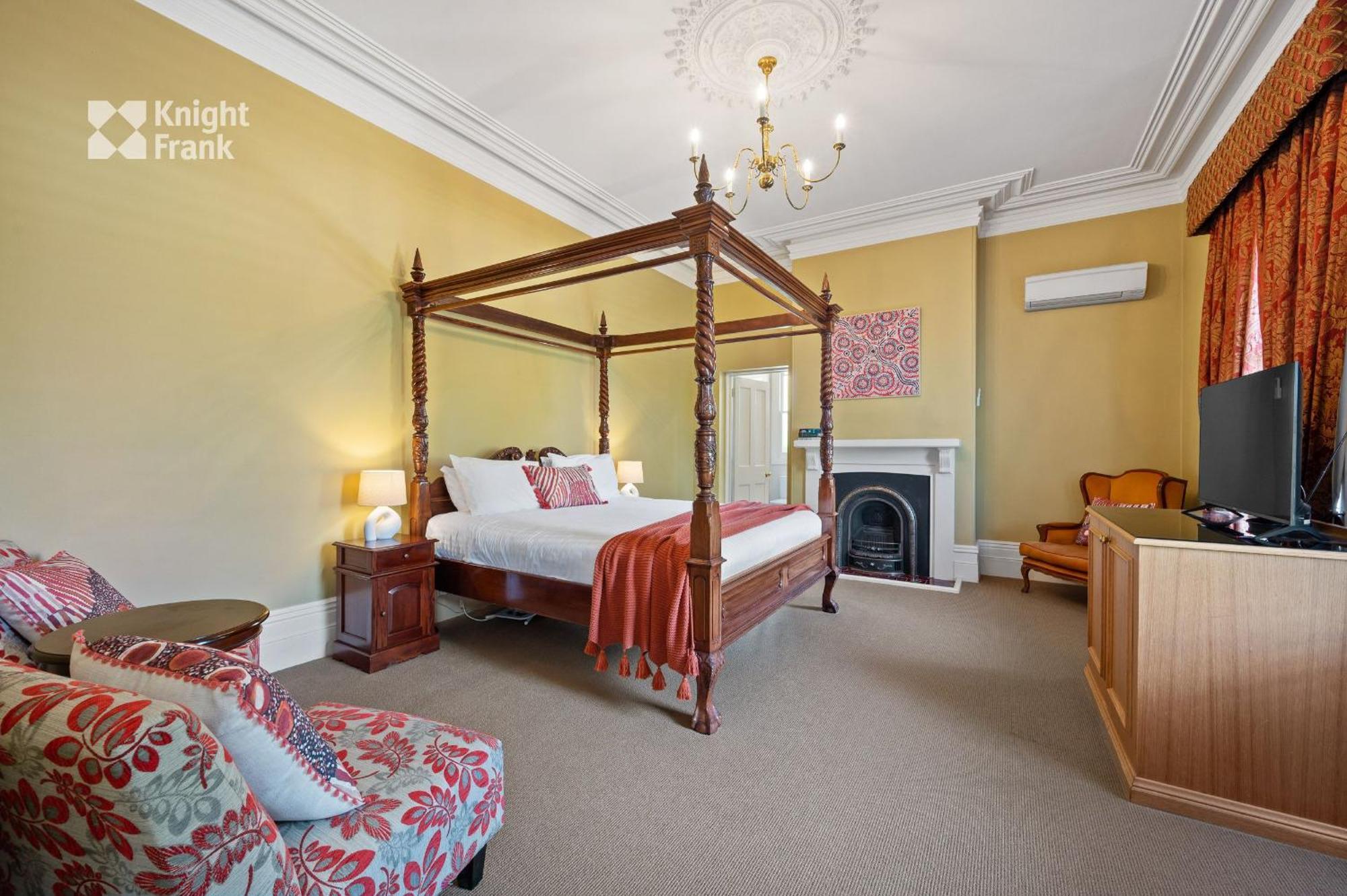 King Suite - 1