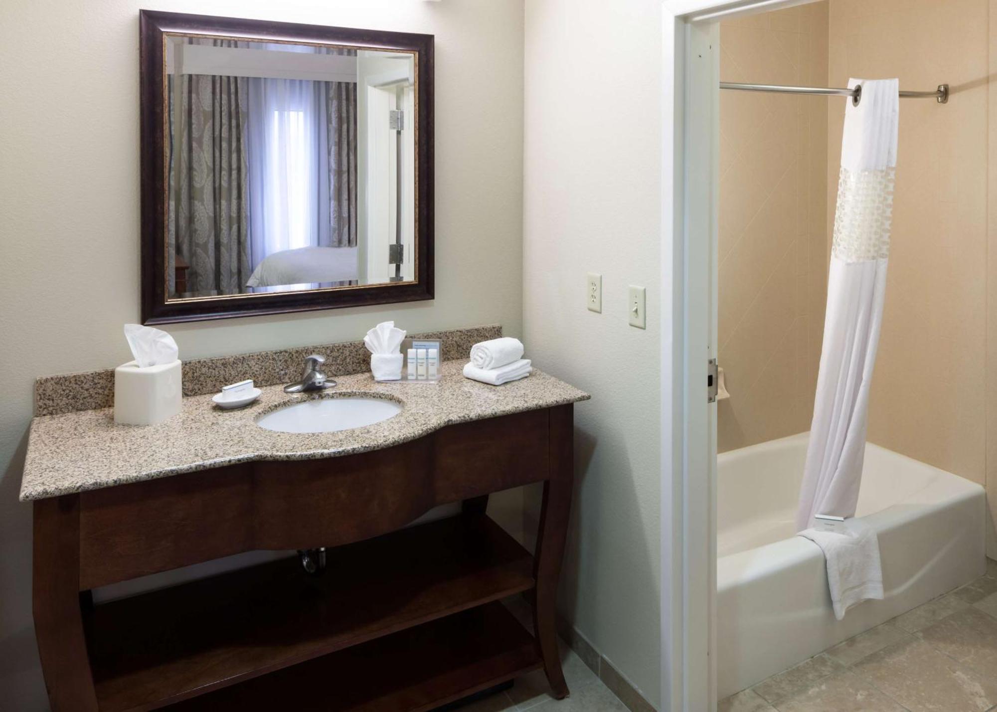 King Studio Suite with Sofa Bed,1552305652:JPEG