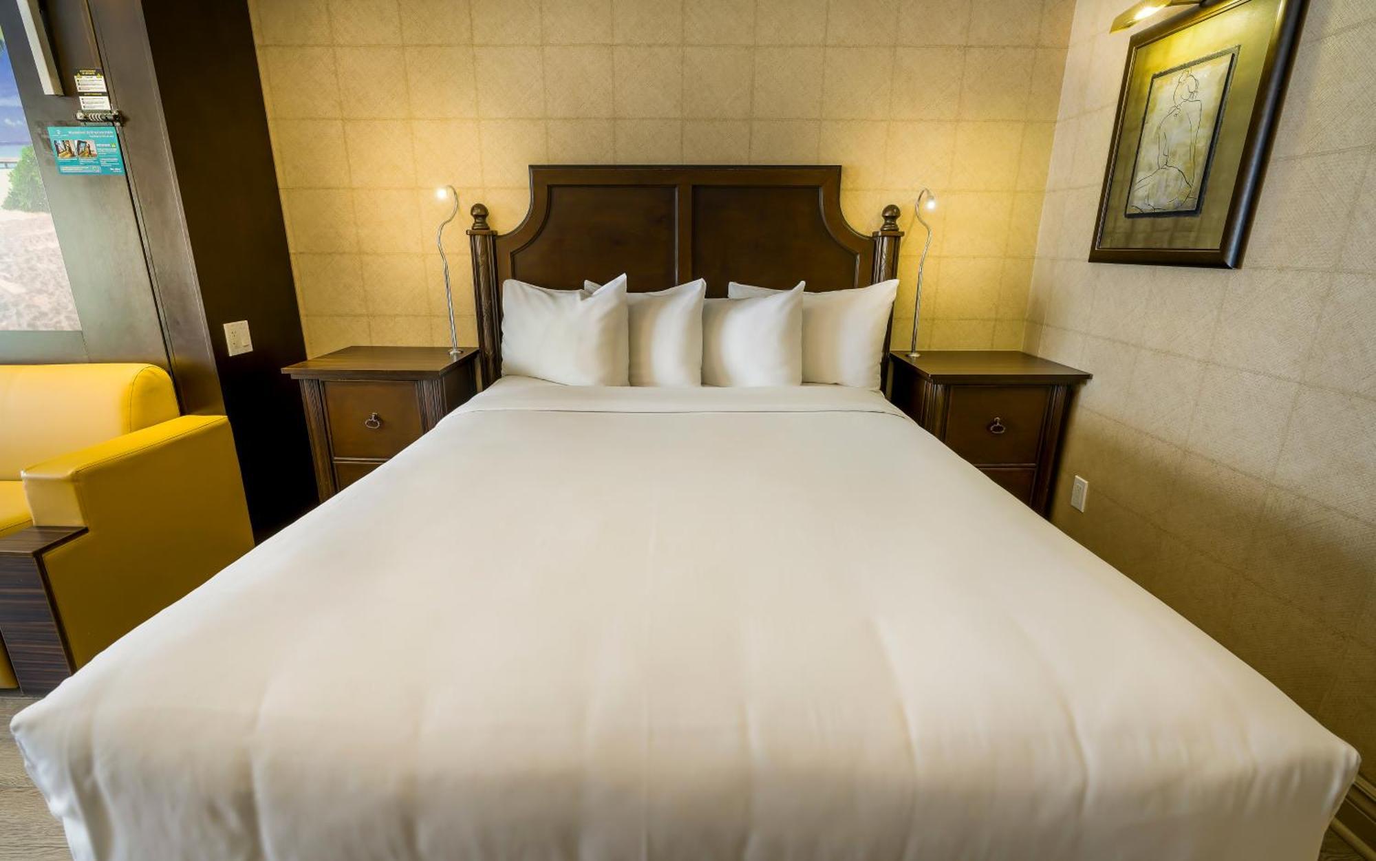 Queen Room with Two Queen Beds - Disability Access,1554748399:JPEG