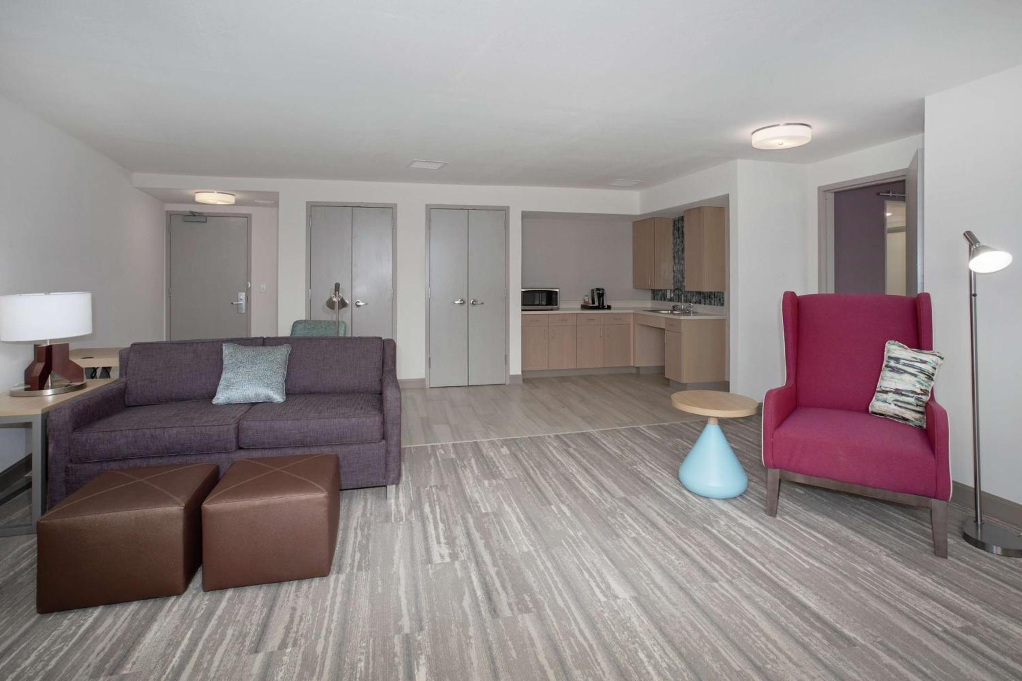 One-Bedroom King Suite