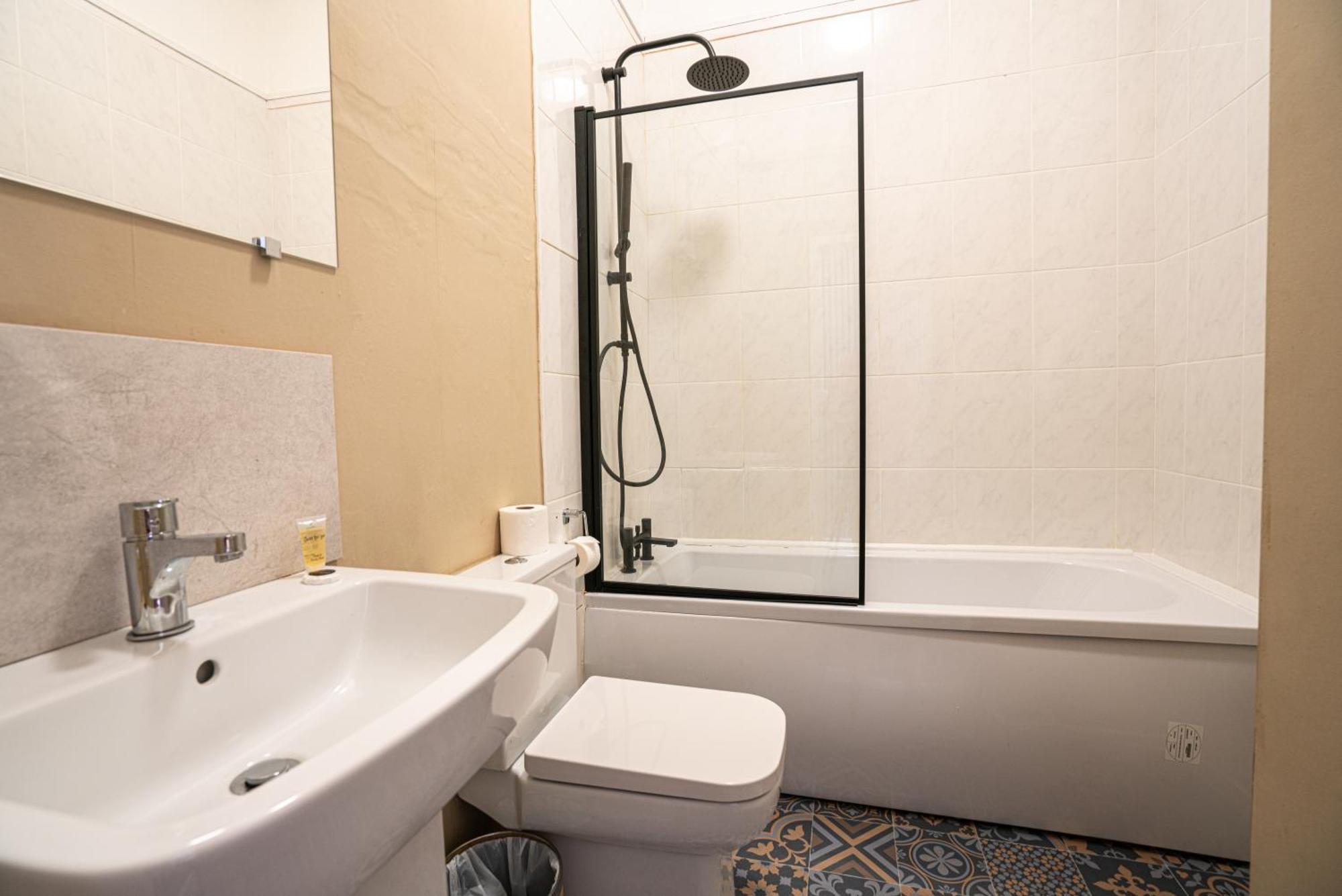 Standard Twin Room,1587493313:JPEG