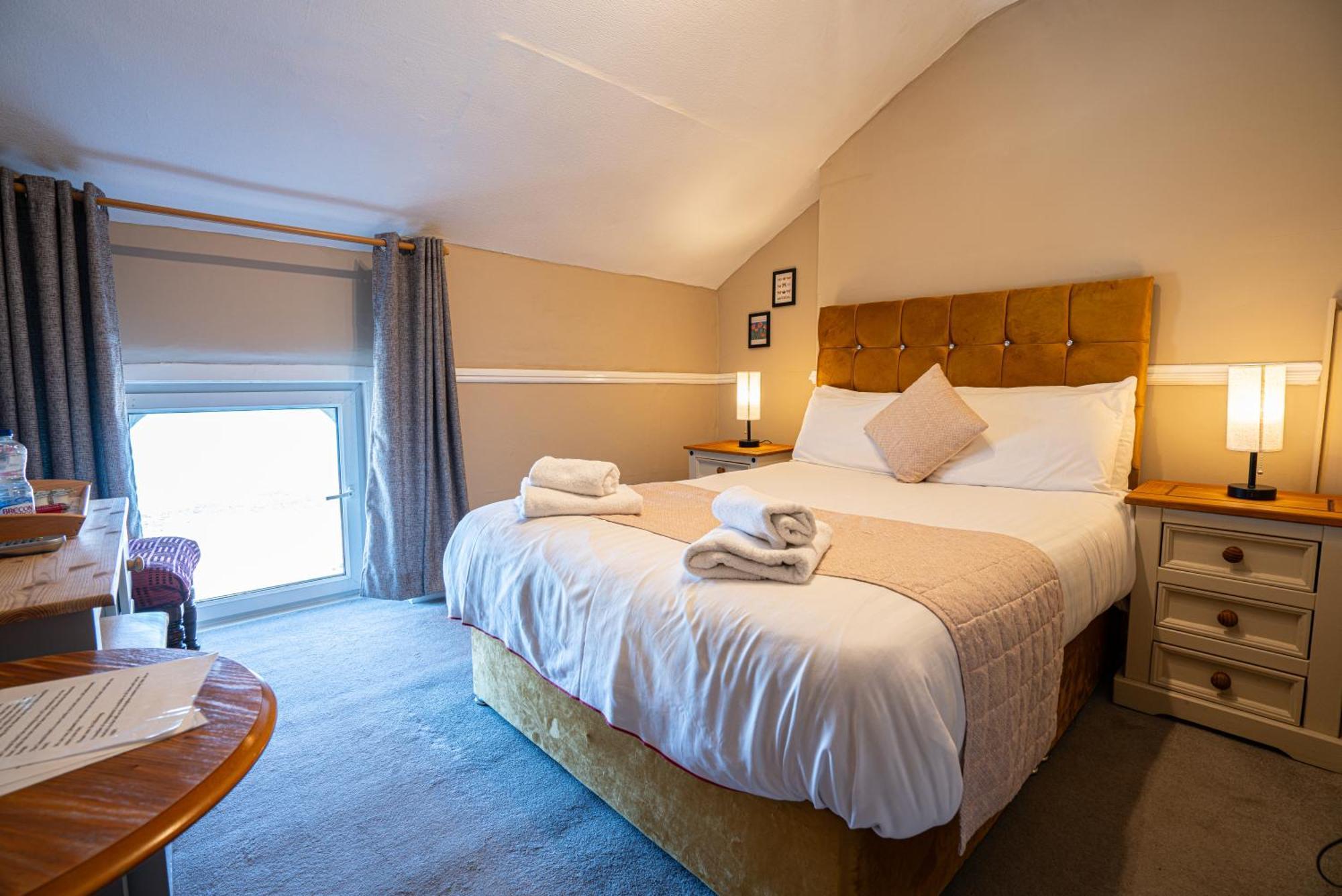 Small Double Room,1727059441:JPEG