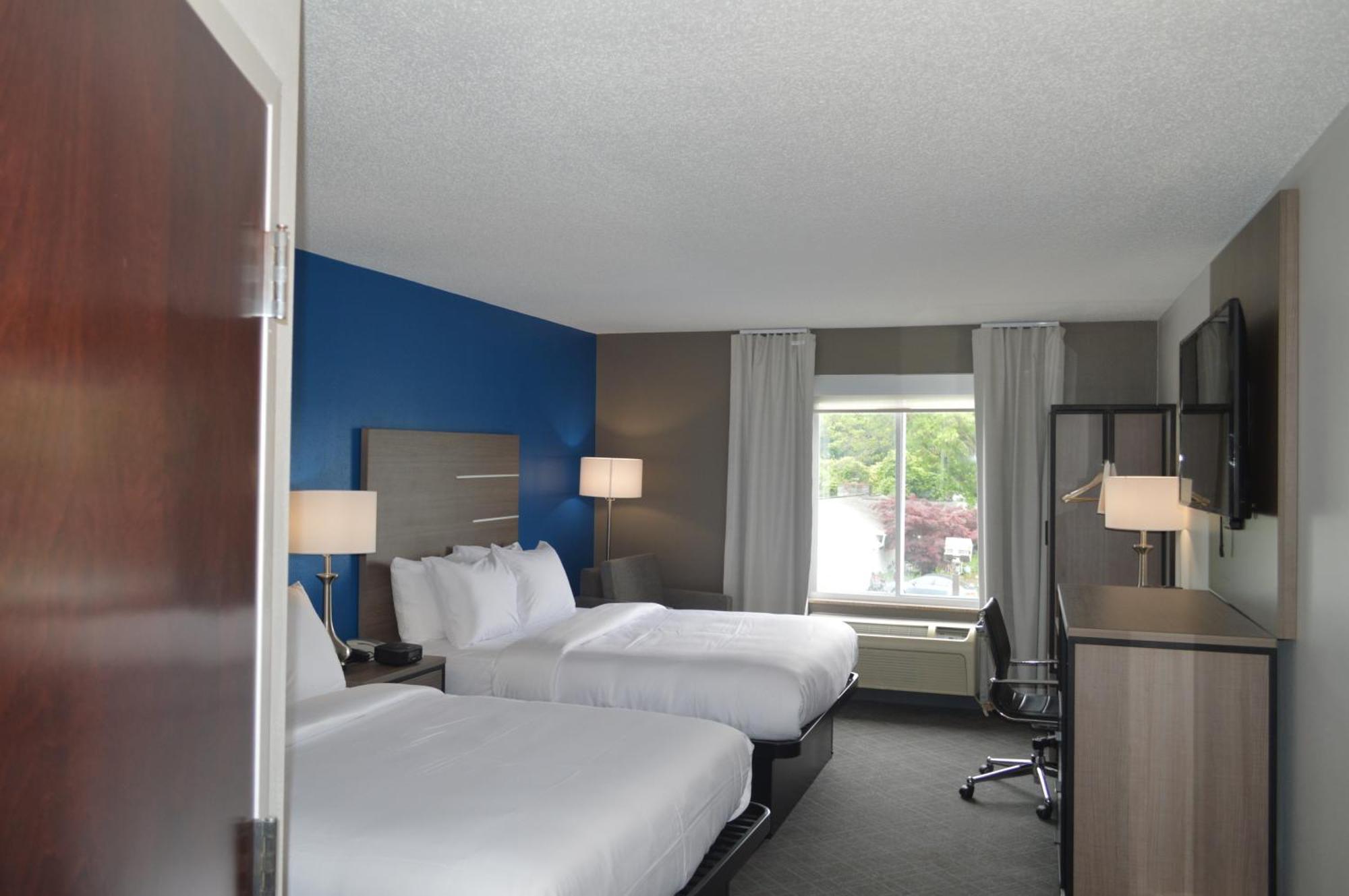 Queen Room with Two Queen Beds - Non-Smoking