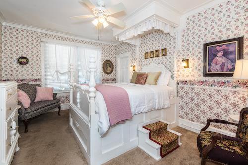 Queen Room,1598254199:JPEG