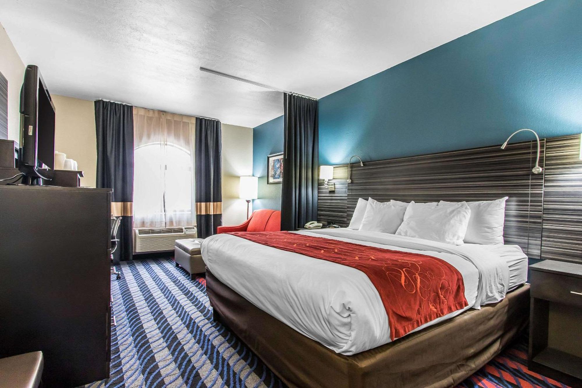 King Suite - Disability Access/Non-Smoking