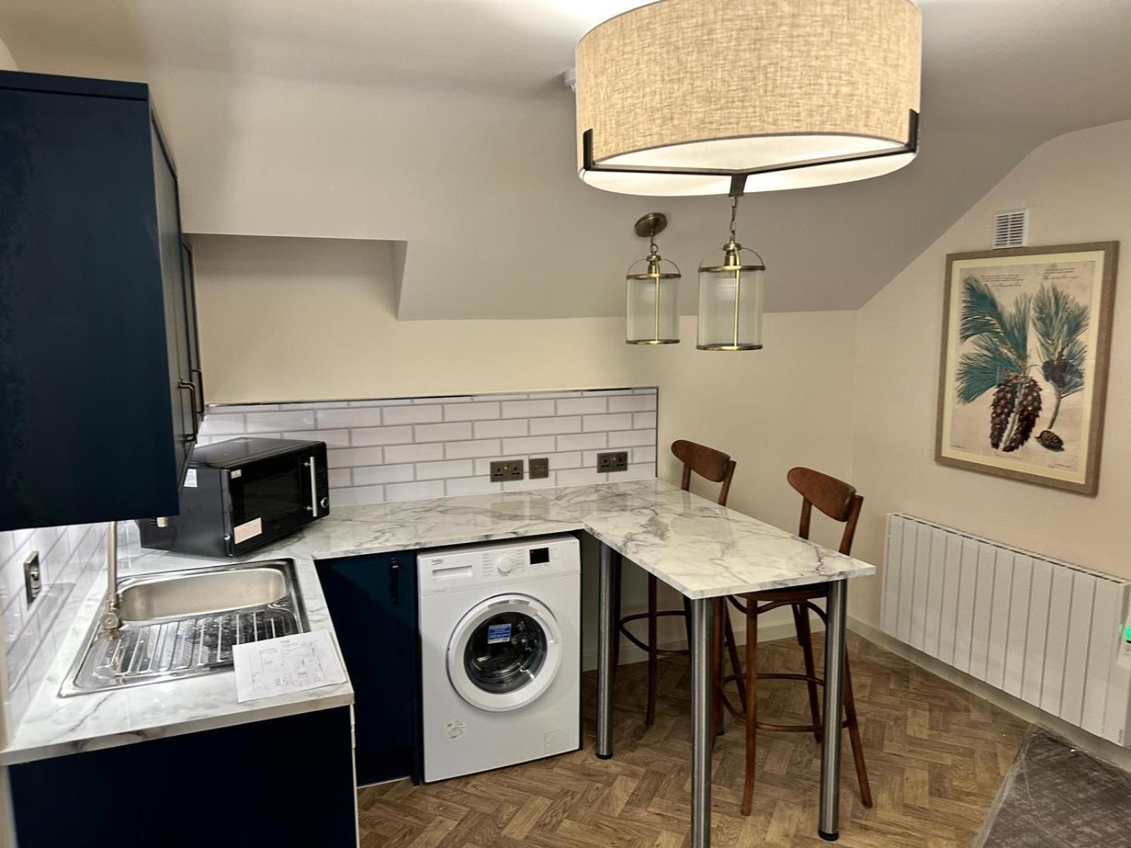 Apartment with Shower