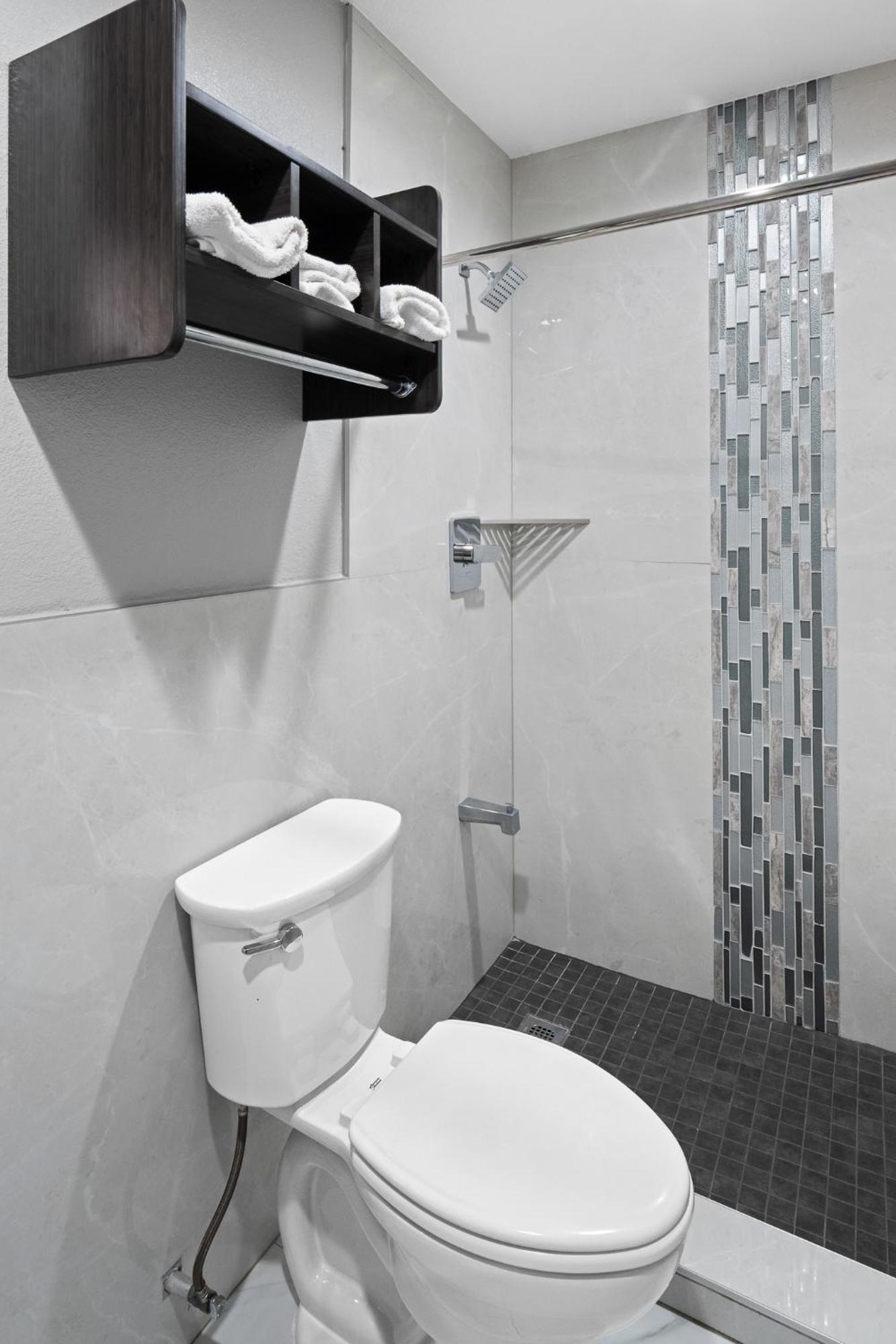 King Room with Spa Bath