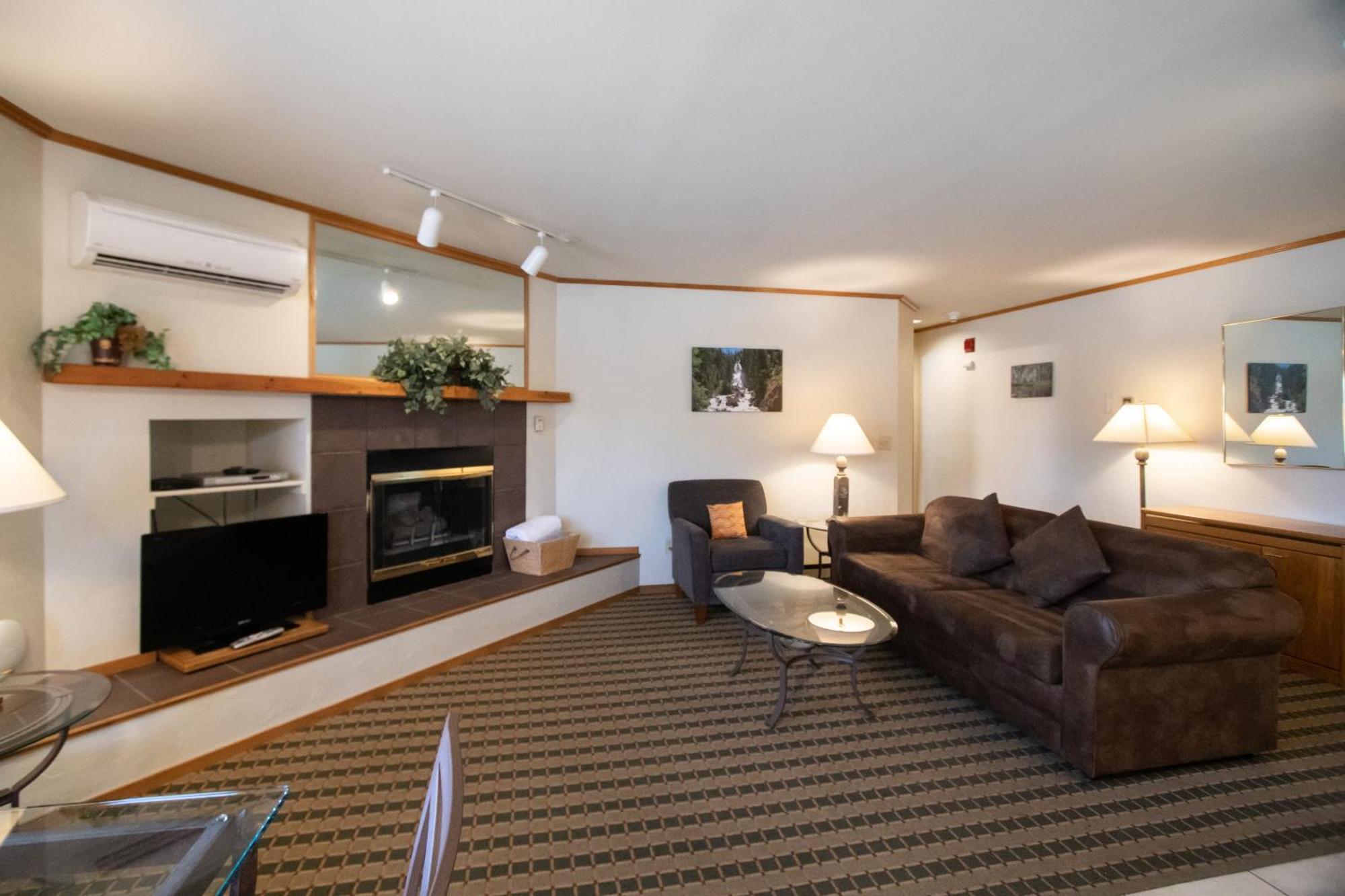 One-Bedroom Apartment (4 Adults)