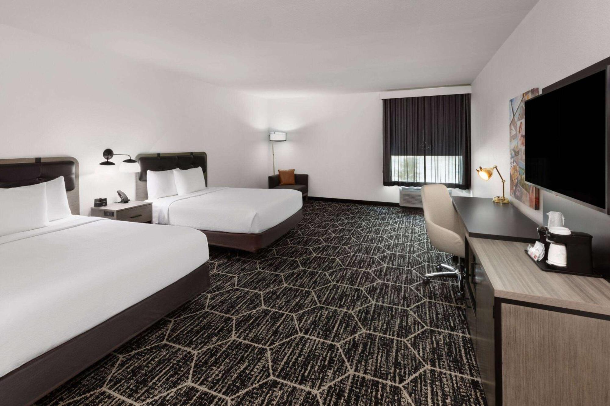 Queen Room with Two Queen Beds - Mobility Access/Non-Smoking