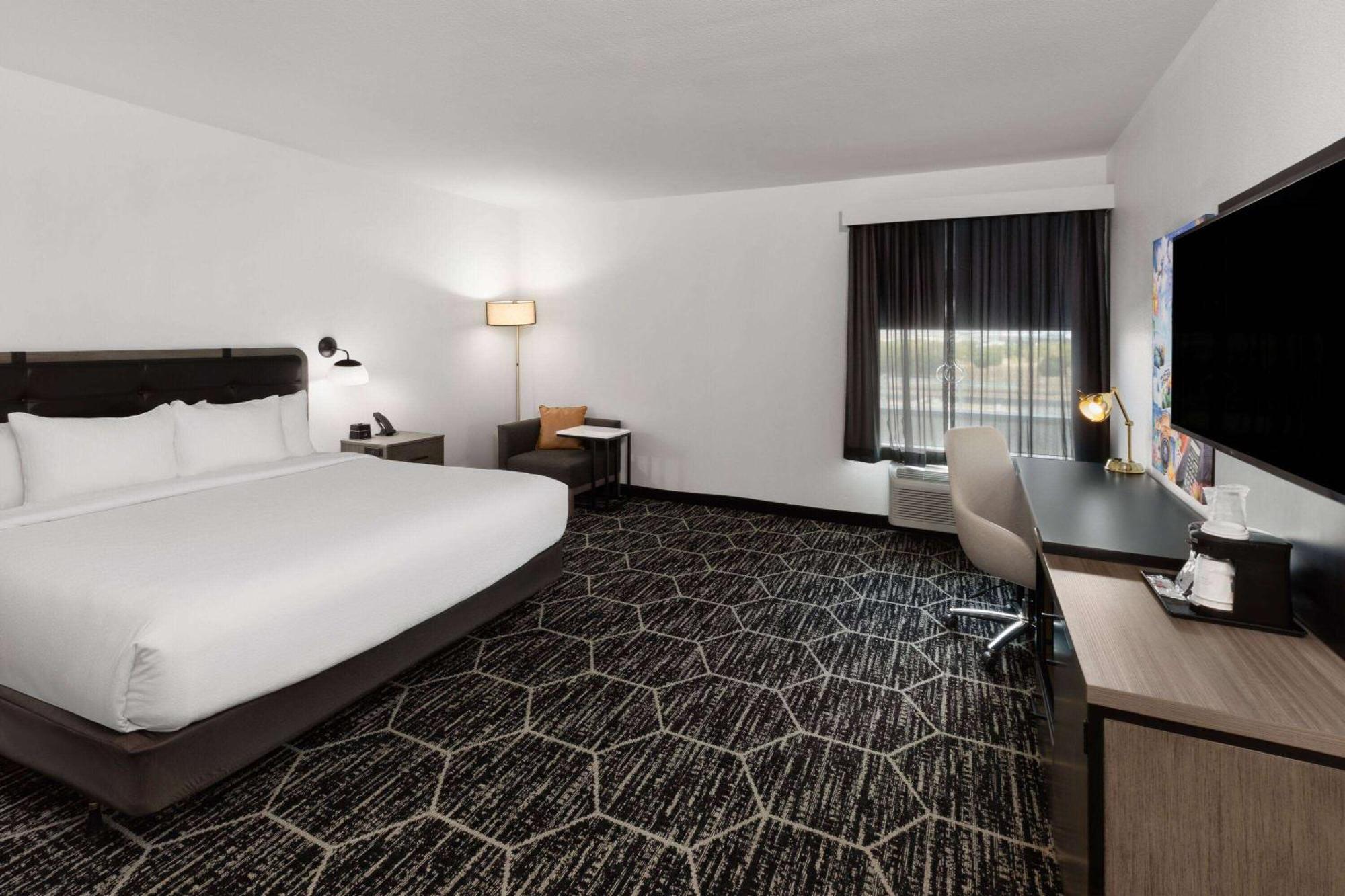 King Room - Mobility Access/Non-Smoking