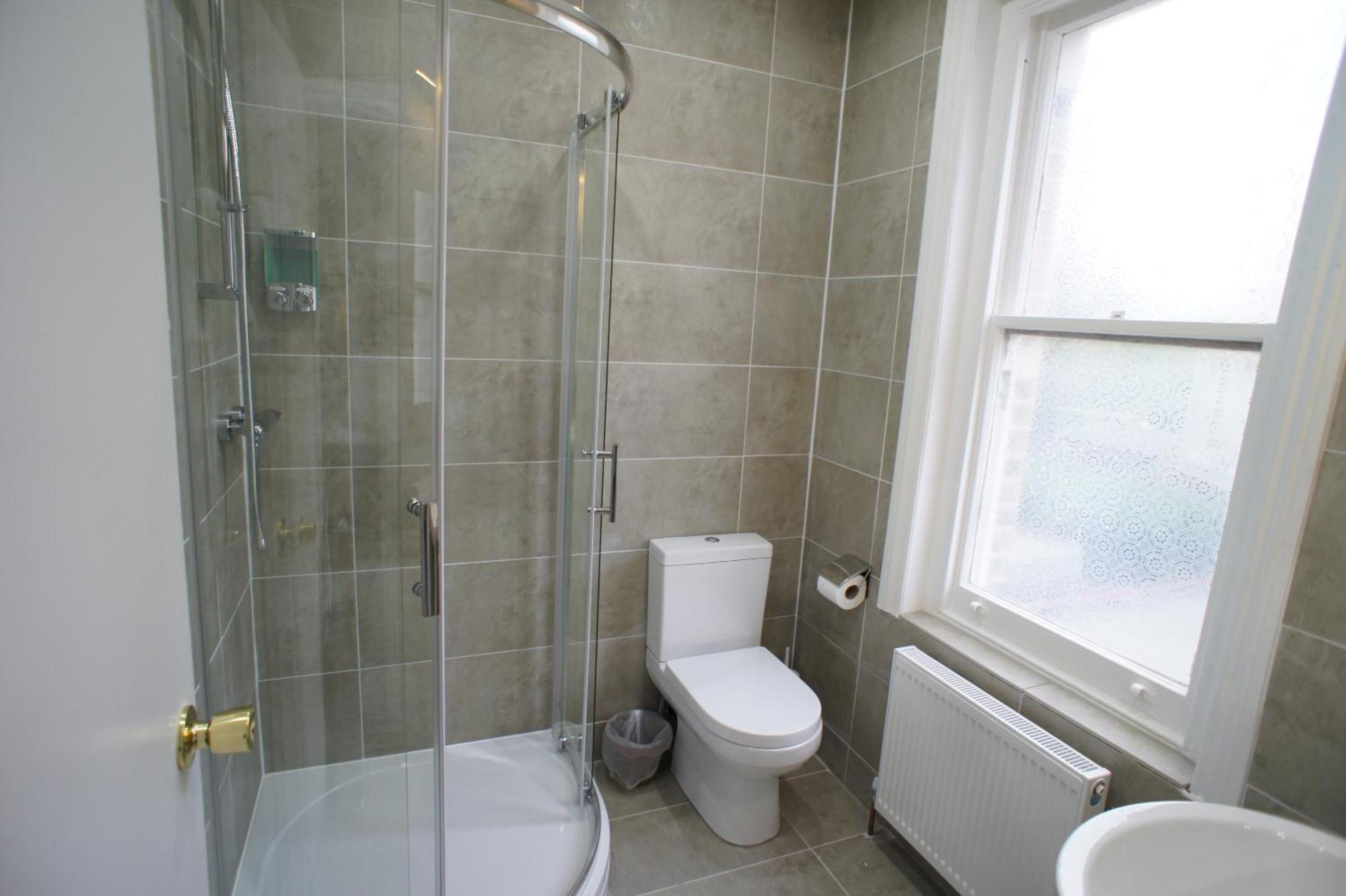 Single Room Private External Bathroom,1589159142:JPEG