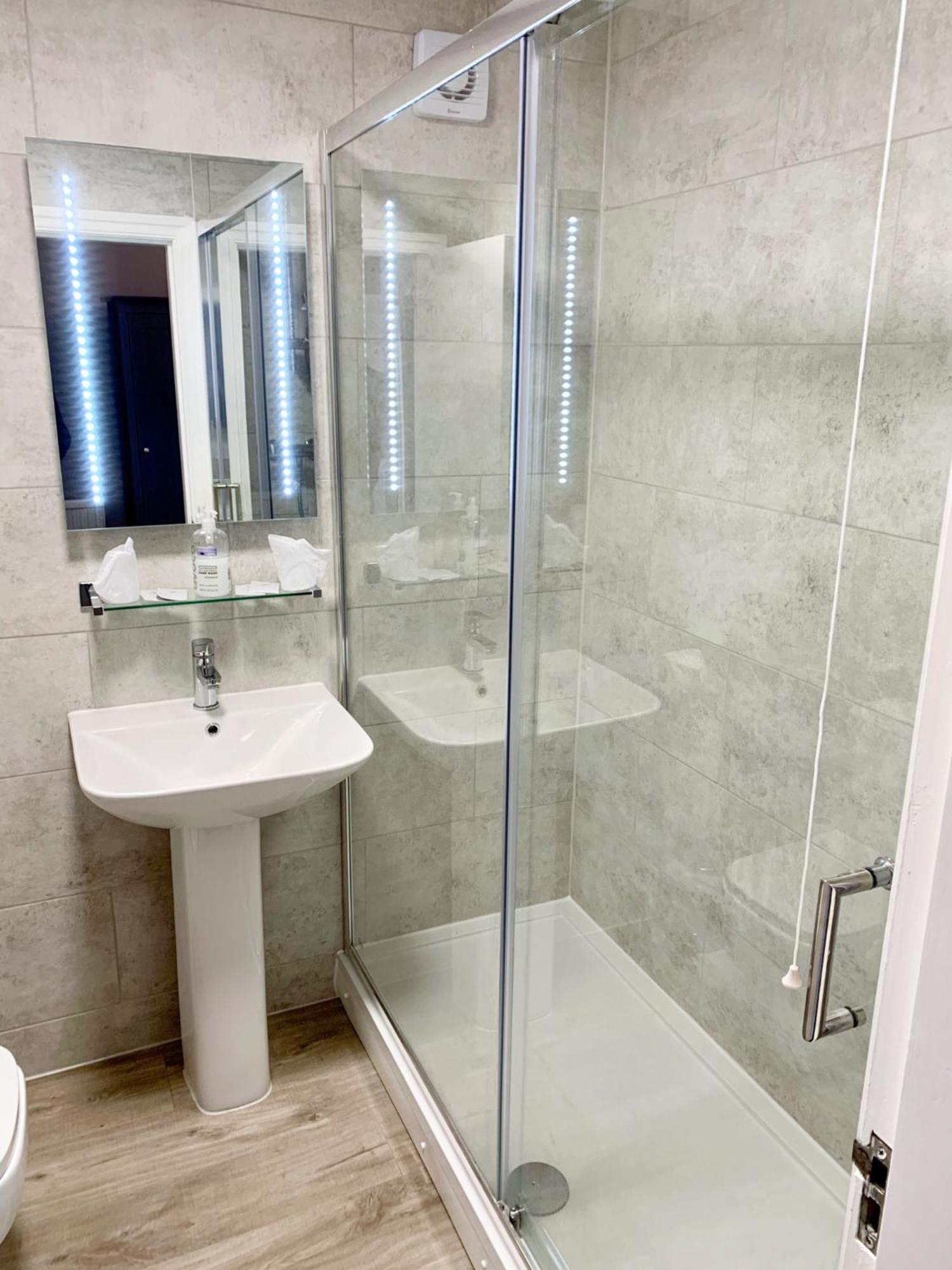 Triple Room,1650662444:JPEG