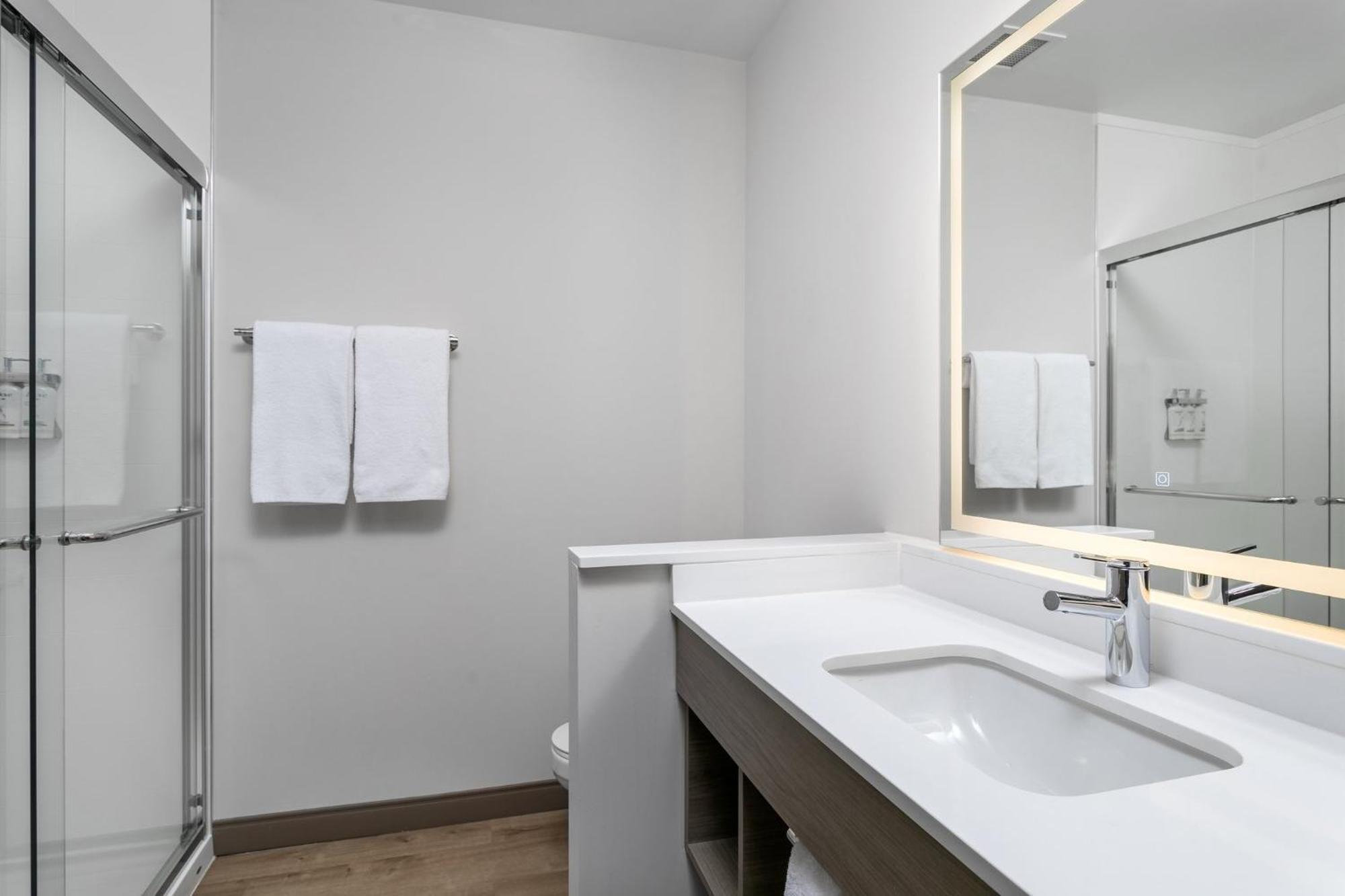 Queen Room with Two Queen Beds - Hearing Accessible/Non-Smoking