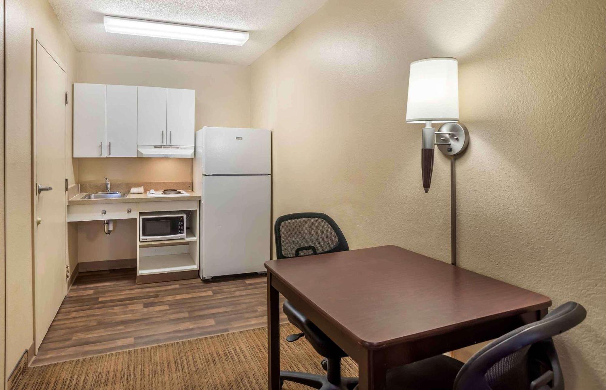 2 Full Beds | Non-Smoking, Kitchen