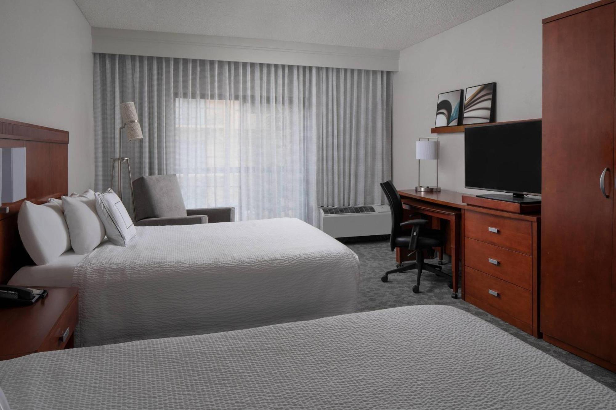 Newly Renovated Executive, Guest room, 2 Queen