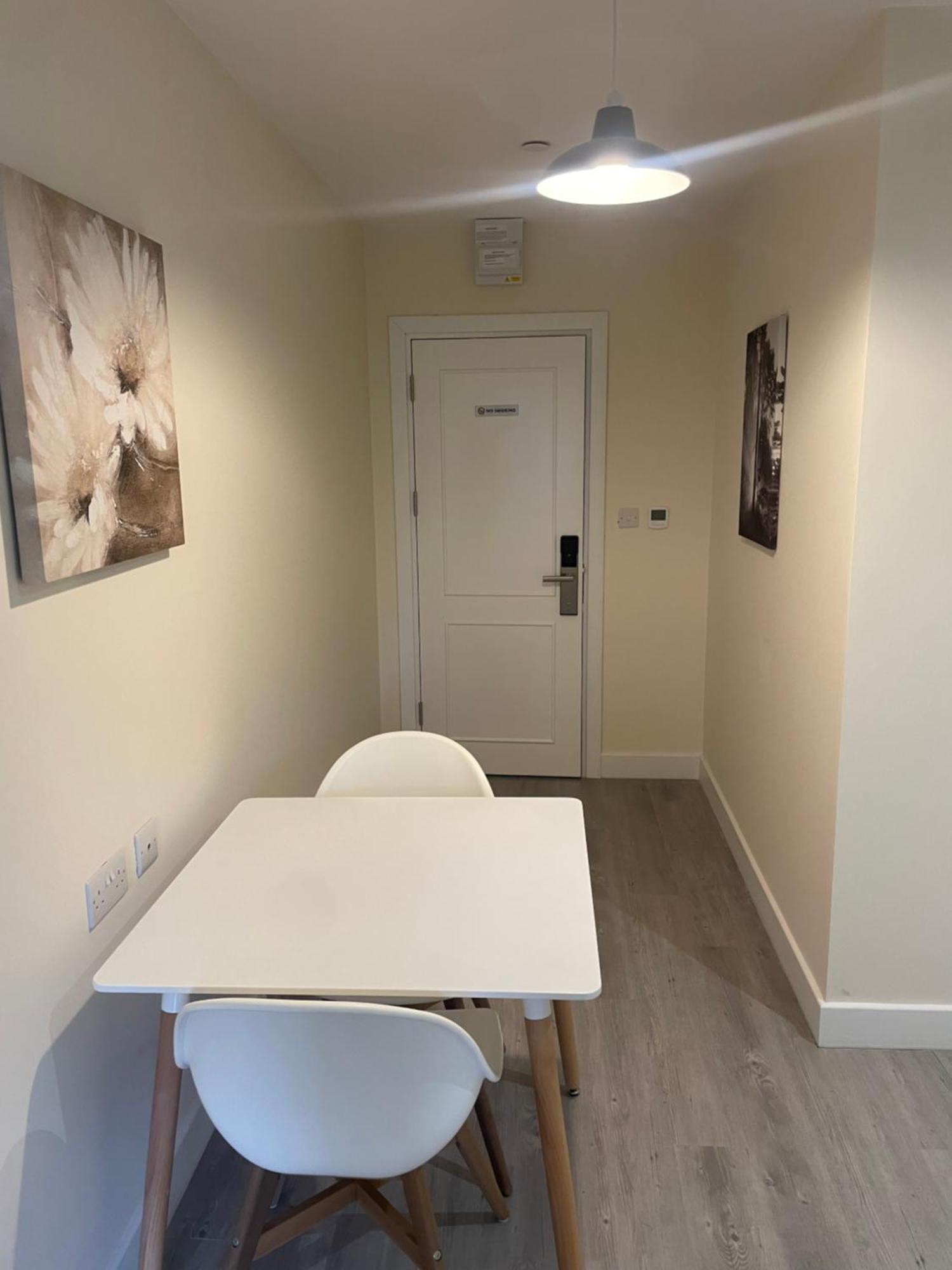 One-Bedroom Apartment - Non-Smoking,1639620398:JPEG