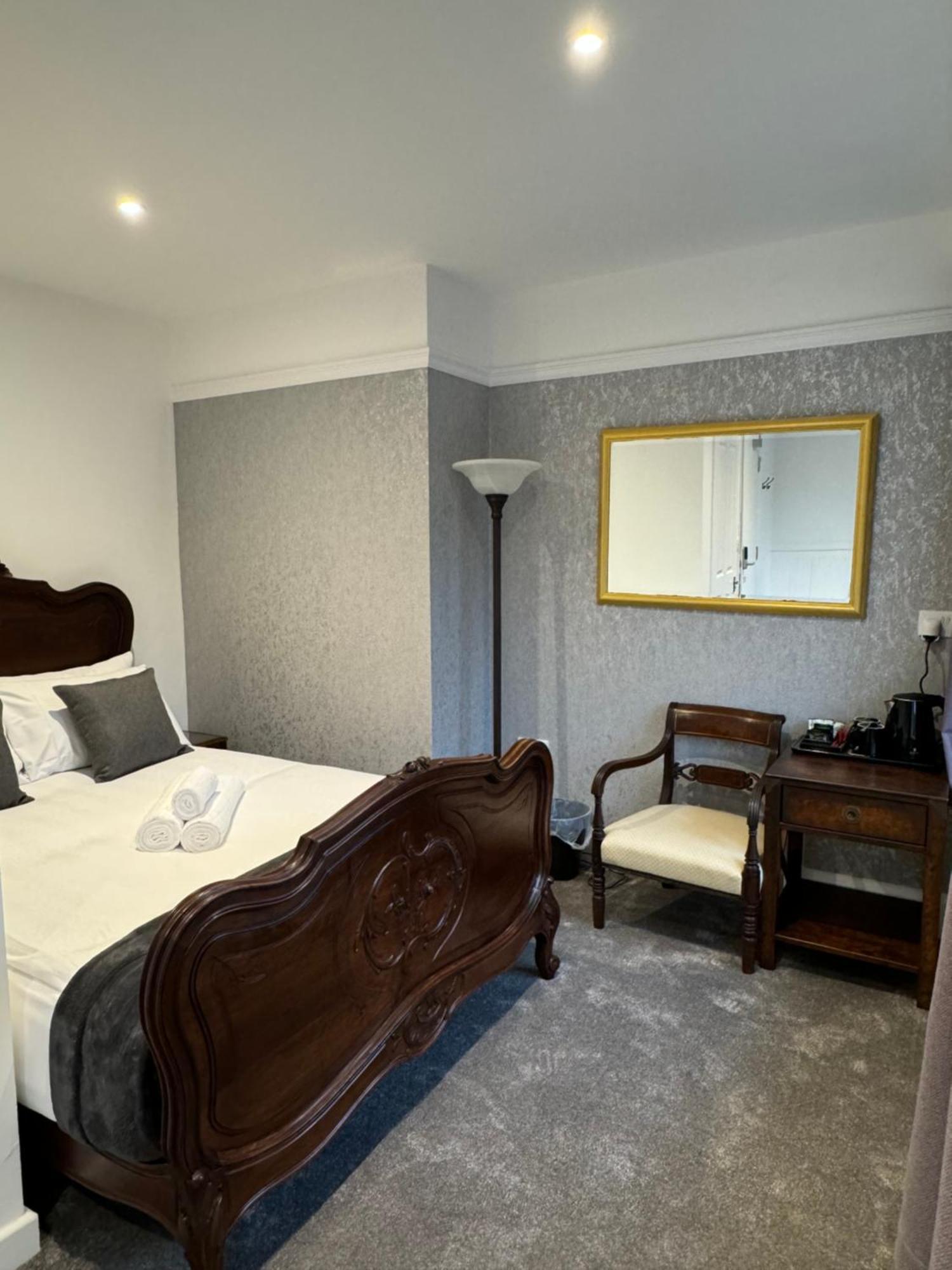 Large Double Room
