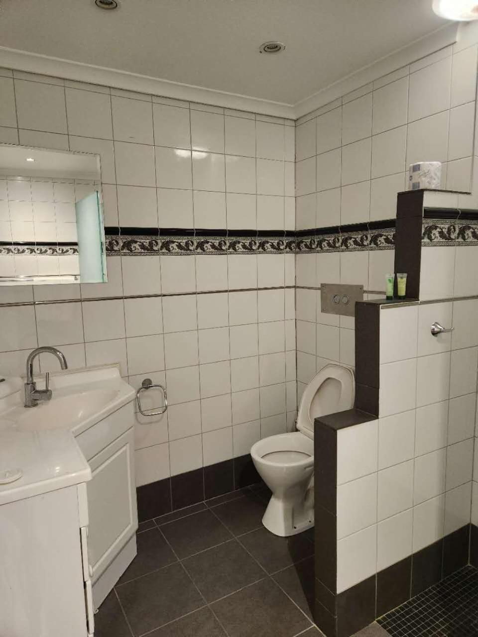 Twin Room,1642327680:JPEG